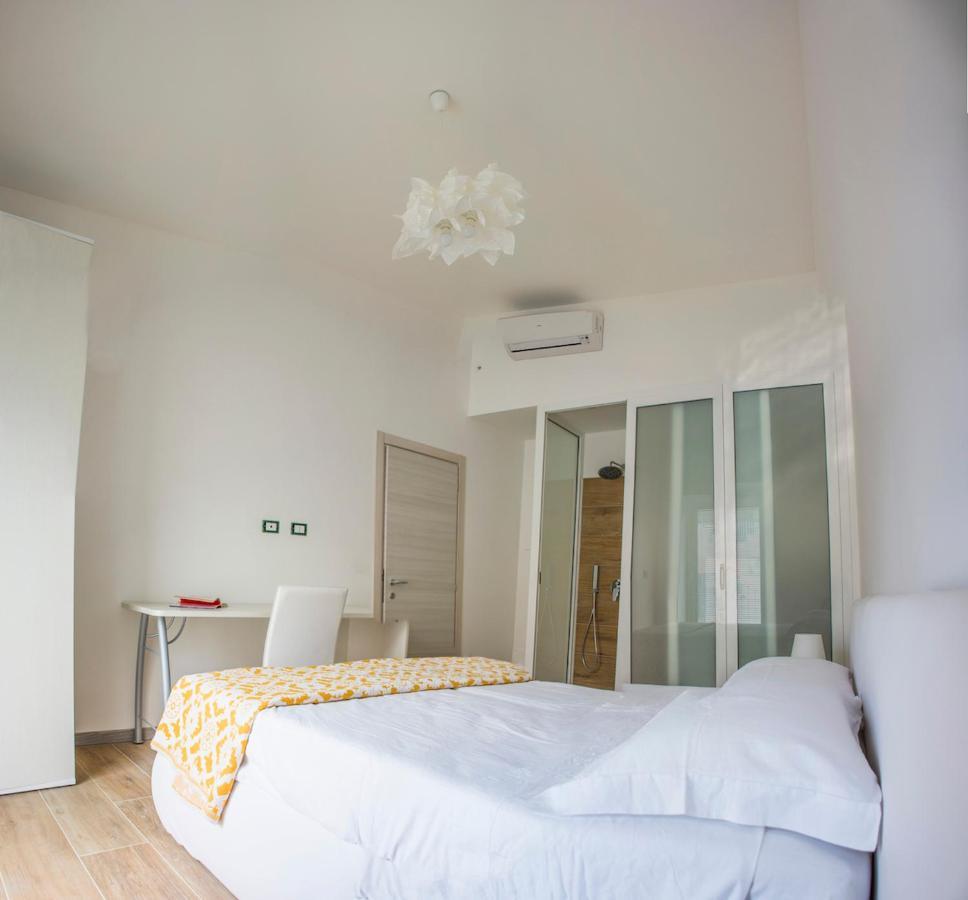 La Casa Di Penelope B&B E Noleggio Bici Elettriche Ispica Dış mekan fotoğraf